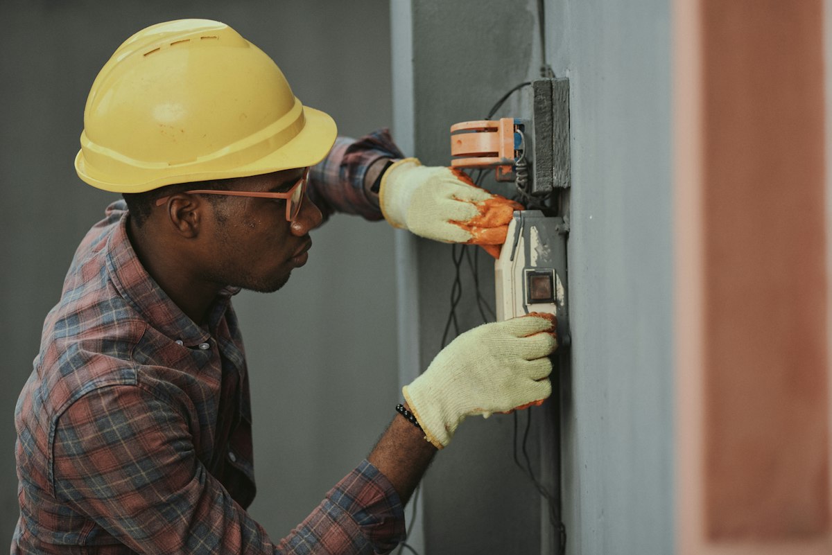 heat pump services Marco Island FL professional service technician inspection image 4